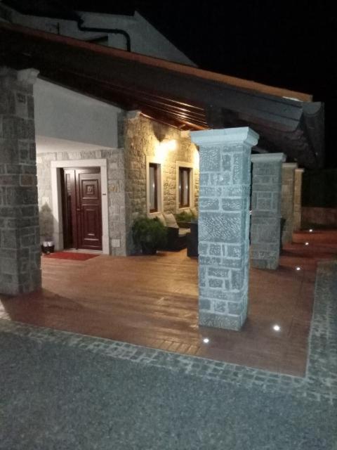 Castle House Rooms, Swimming Pool & Sauna & Tennis Court & Wine Cellar Сежана Екстериор снимка